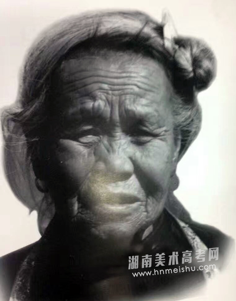 2017年廣西省美術(shù)聯(lián)考考題素描統(tǒng)考考試題目