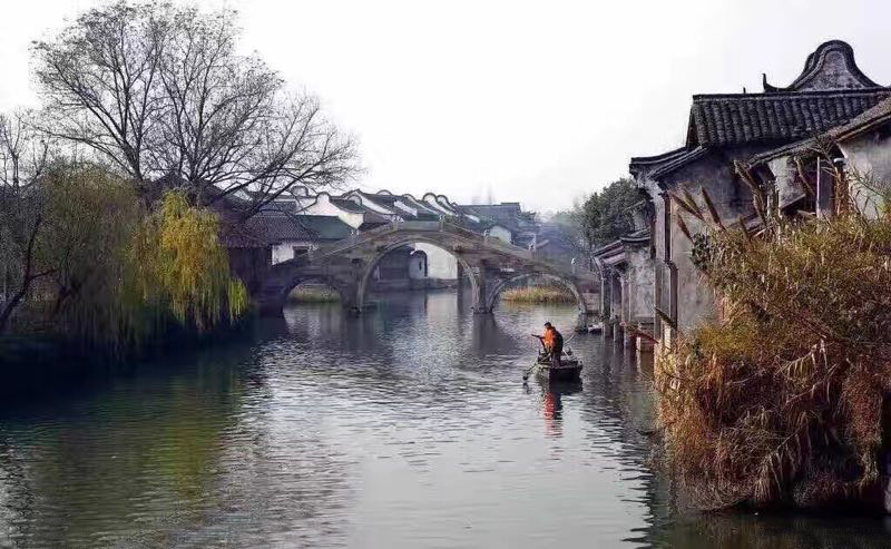 中國(guó)美術(shù)學(xué)院校考驚現(xiàn)“跪拜哥”？帶你直擊考試現(xiàn)場(chǎng)，看看考神長(zhǎng)什么樣